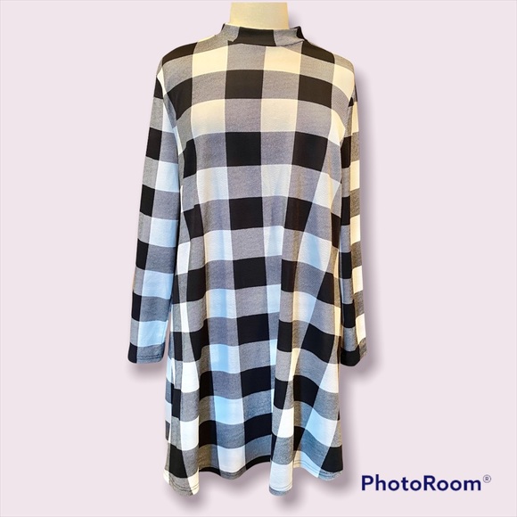 SHEIN Dresses & Skirts - 4X SHEIN BUFFALO PLAID SHEATH DRESS IN BLACK AND WHITE